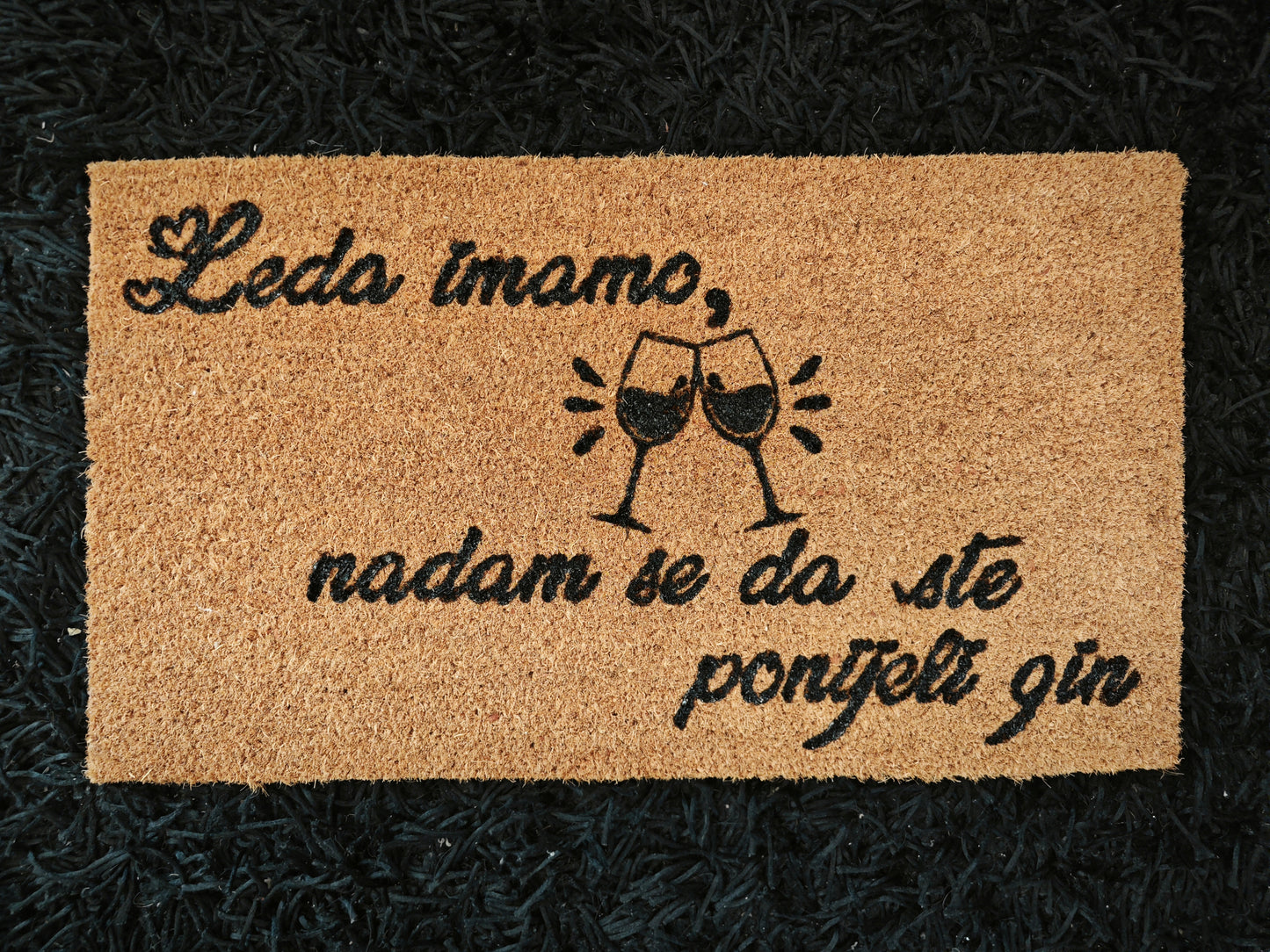 Personalizirani ulazni otirač – s prezimenom i motivom po tvojoj želji 🏡