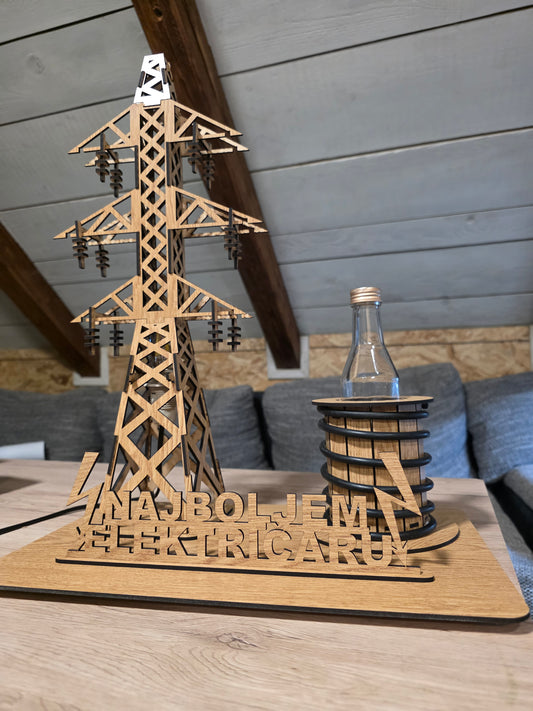 ⚡ Personalizirani drveni dekor – elektro tematski poklon