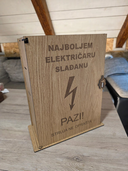 Personalizirana poklon kutija za Električara