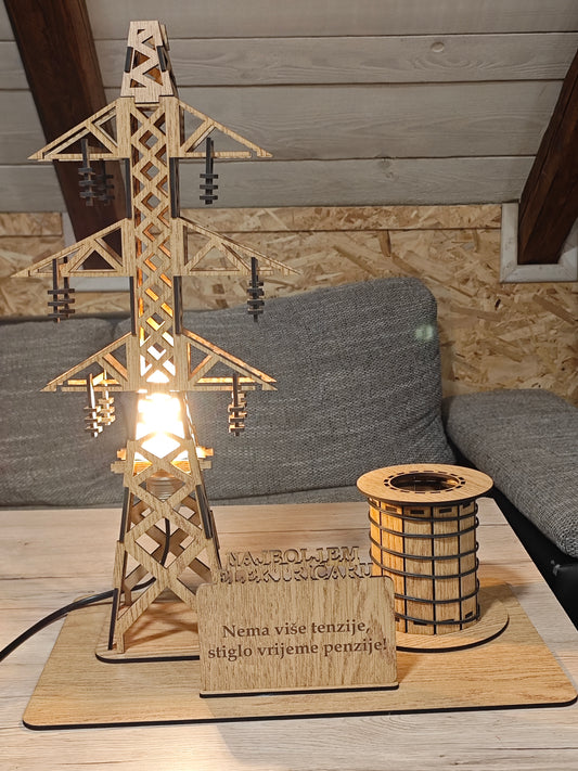 ⚡ Personalizirani drveni dekor – elektro tematski poklon